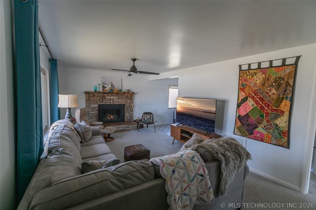 707 S Cherokee Street, Grove, OK 74344