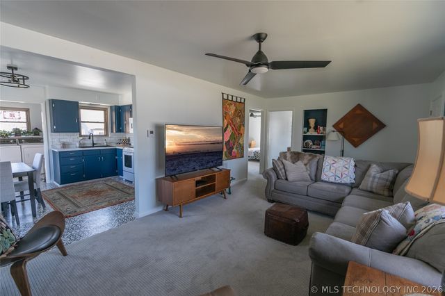 707 S Cherokee Street, Grove, OK 74344