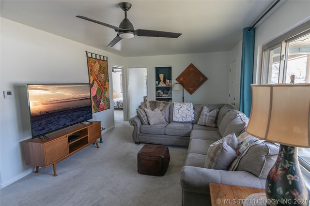 707 S Cherokee Street, Grove, OK 74344