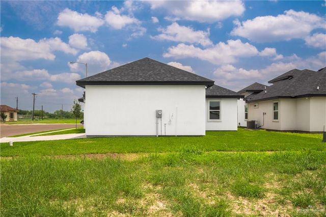 909 E Pecan Street, Alton, TX 78573