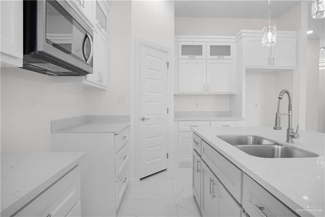 909 E Pecan Street, Alton, TX 78573