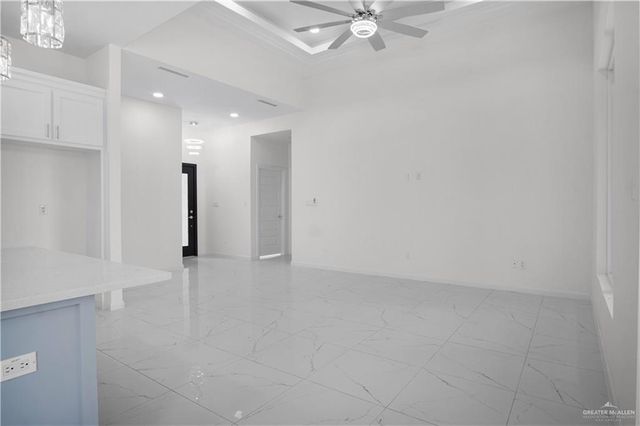 909 E Pecan Street, Alton, TX 78573