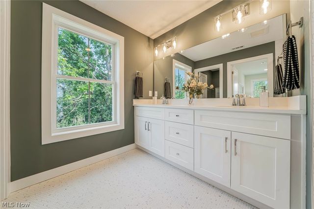 65 Talbot Drive, Bedford, OH 44146