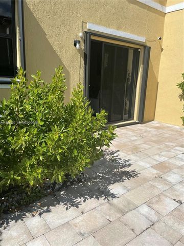 4706 Santa Cruz Way, Davie, FL 33314