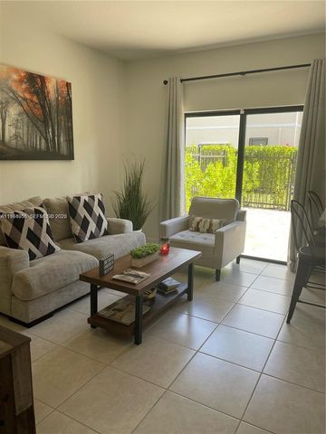 4706 Santa Cruz Way, Davie, FL 33314