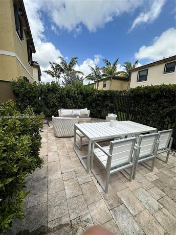 4706 Santa Cruz Way, Davie, FL 33314