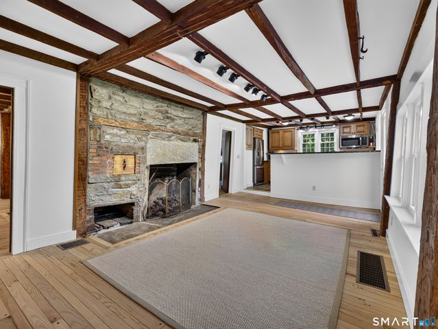 79 Chestnut Hill Road, Killingworth, CT 06419