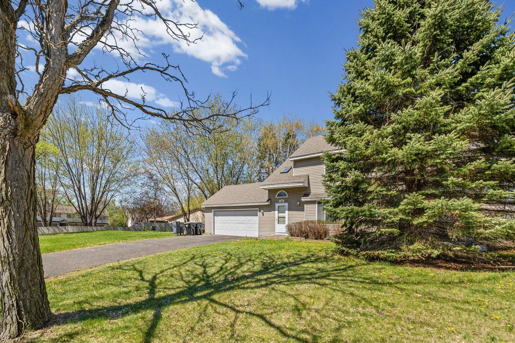 1623 106th Avenue NW, Coon Rapids, MN 55433