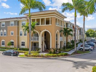 8800 NW 107th Ct 215, Doral, FL 33178