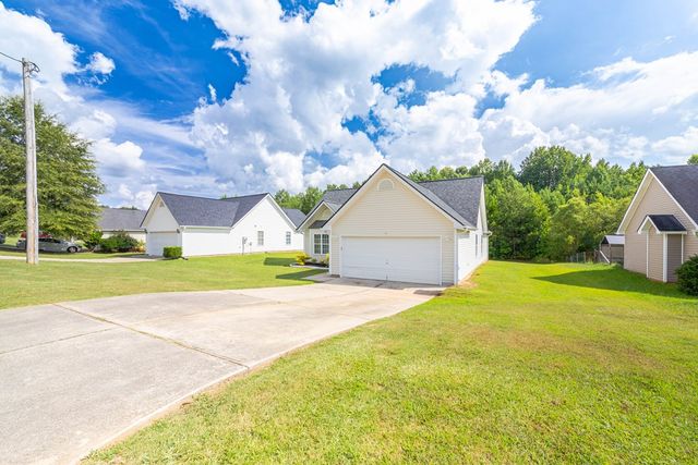 111 Margaret Way, Hogansville, GA 30230