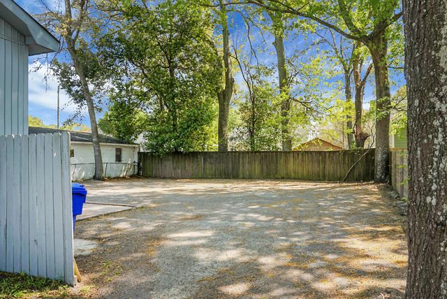 2135 Dorchester Road, North Charleston, SC 29405