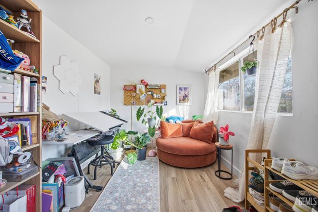 1925 Maple Avenue, Bakersfield, CA 93304