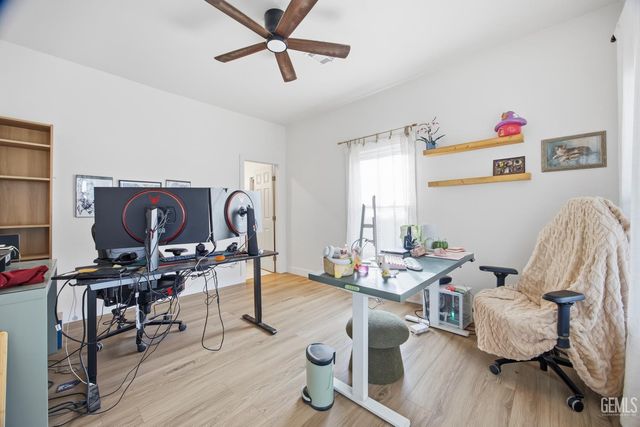 1925 Maple Avenue, Bakersfield, CA 93304