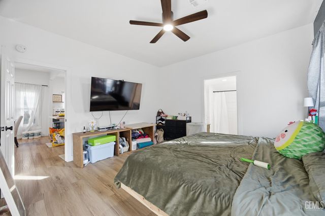 1925 Maple Avenue, Bakersfield, CA 93304