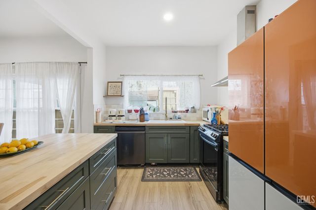 1925 Maple Avenue, Bakersfield, CA 93304