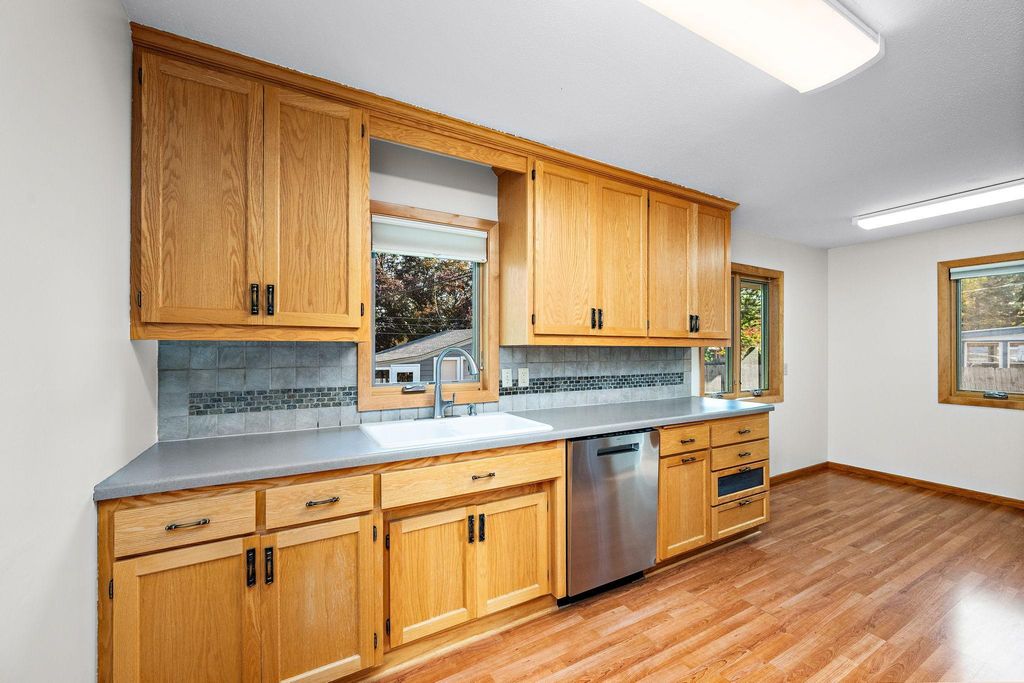6056 Sumter Avenue N, New Hope, MN 55428 — photo 5