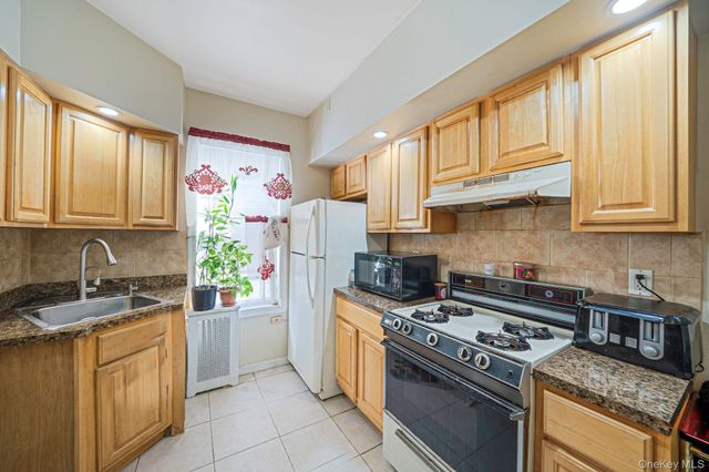 281 E 57th Street 1, Brooklyn, NY 11203