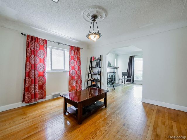 7620 Braile Street, Detroit, MI 48228