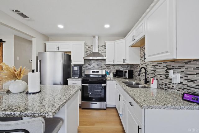 1021 Stanley Avenue, Corcoran, CA 93212