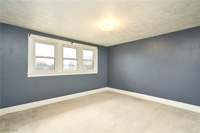 329 Belle Avenue SW, Hartville, OH 44632