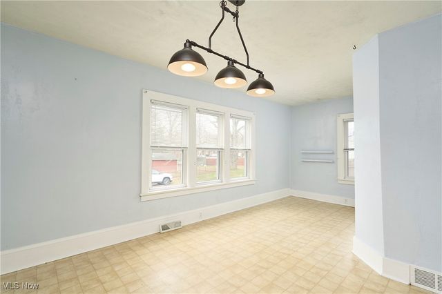 329 Belle Avenue SW, Hartville, OH 44632