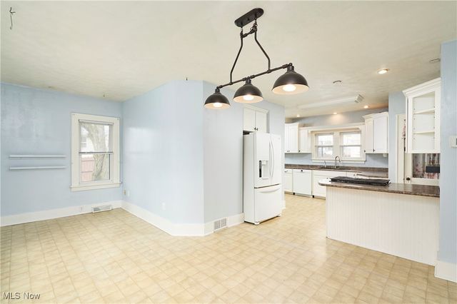 329 Belle Avenue SW, Hartville, OH 44632