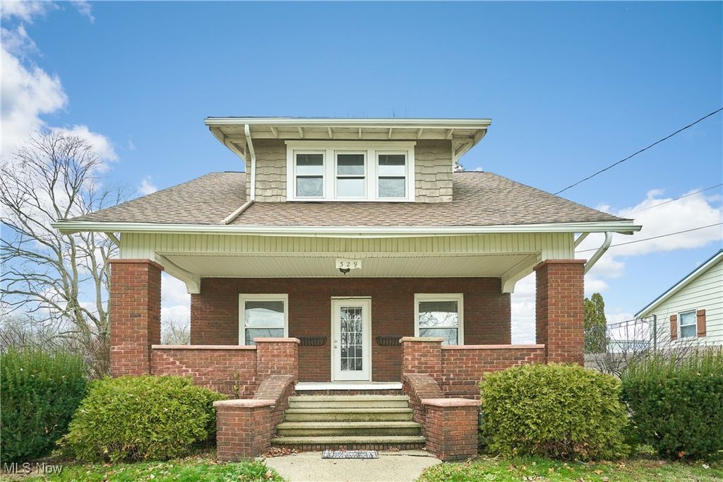 329 Belle Avenue SW, Hartville, OH 44632