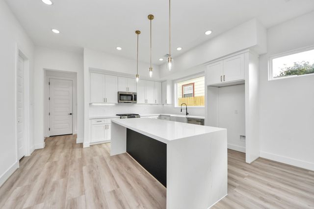 2408 Lorraine Street, Houston, TX 77026