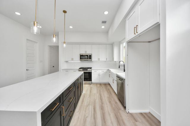 2408 Lorraine Street, Houston, TX 77026