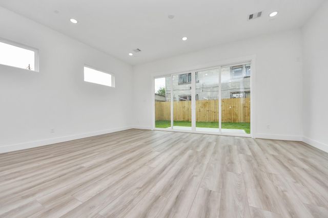 2408 Lorraine Street, Houston, TX 77026