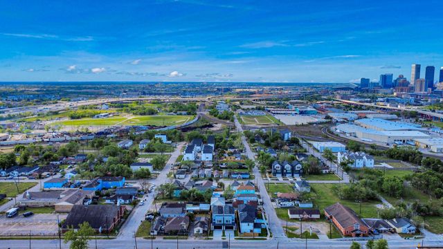 2408 Lorraine Street, Houston, TX 77026