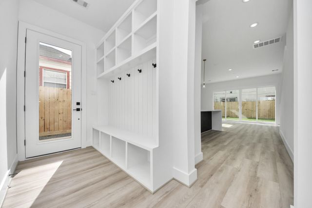 2408 Lorraine Street, Houston, TX 77026