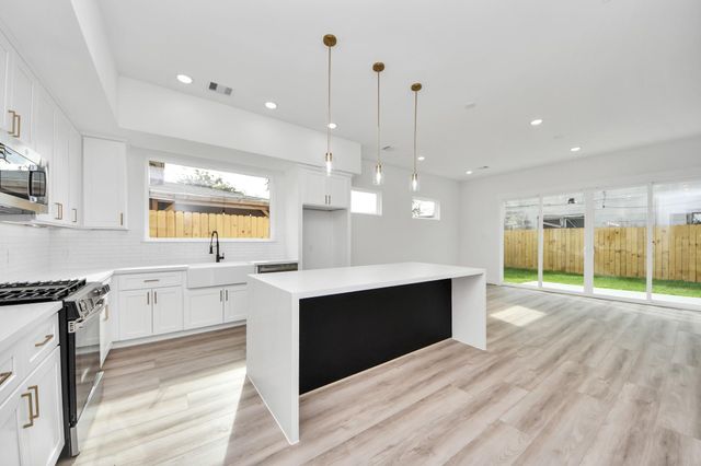 2408 Lorraine Street, Houston, TX 77026