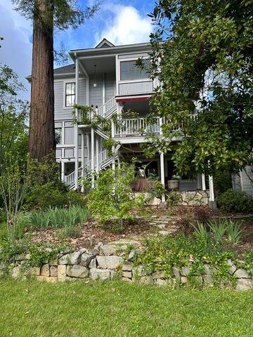 523 W Broad St, Nevada City, CA 95959