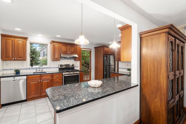 1929 Commonwealth Ave, Newton, MA 02466