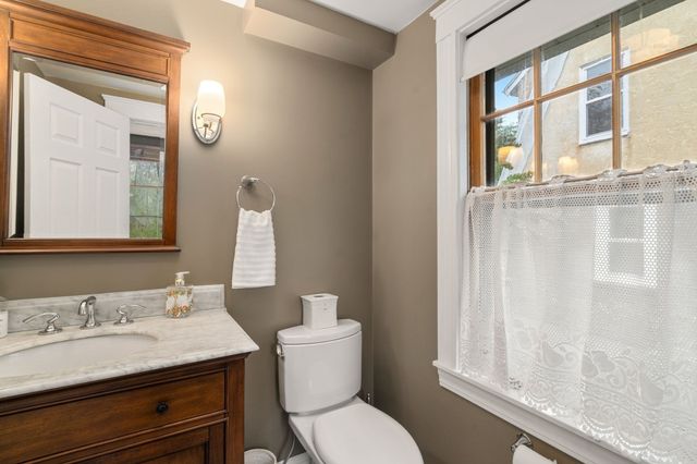 1929 Commonwealth Ave, Newton, MA 02466