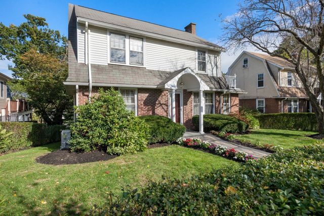 1929 Commonwealth Ave, Newton, MA 02466