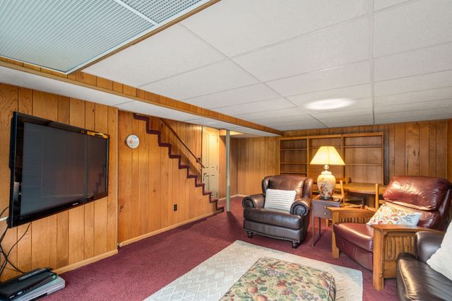 1929 Commonwealth Ave, Newton, MA 02466