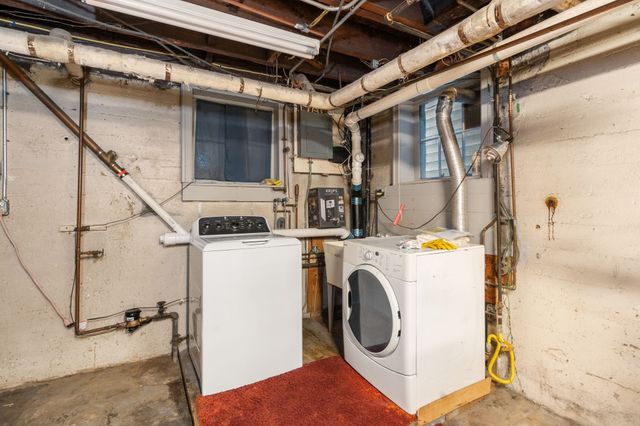 1929 Commonwealth Ave, Newton, MA 02466
