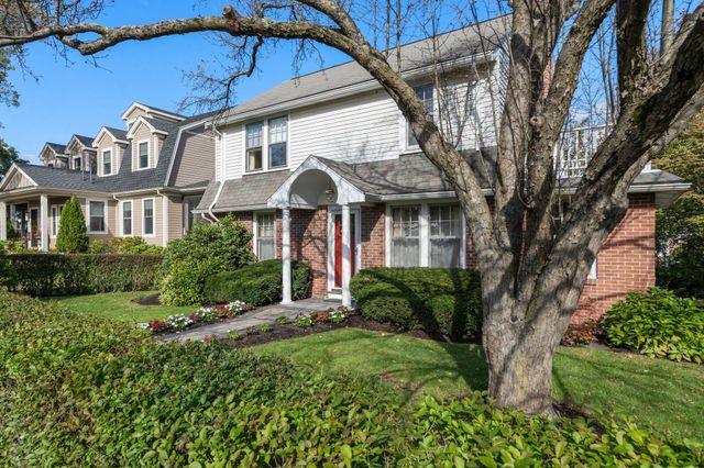 1929 Commonwealth Ave, Newton, MA 02466