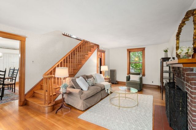1929 Commonwealth Ave, Newton, MA 02466