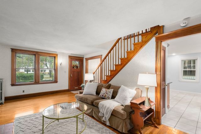 1929 Commonwealth Ave, Newton, MA 02466