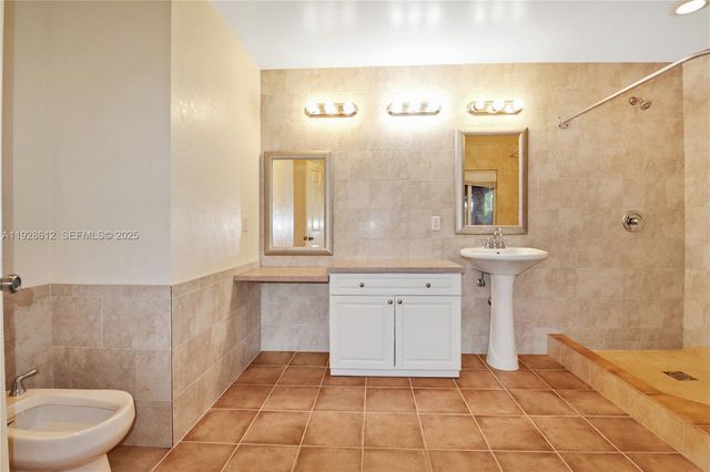 15735 SW 92nd Ave, Palmetto Bay, FL 33157