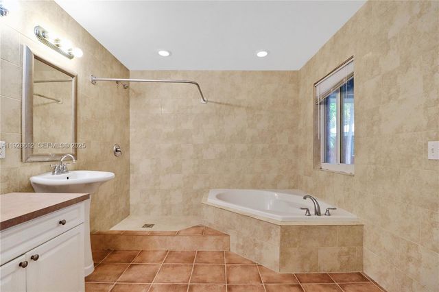 15735 SW 92nd Ave, Palmetto Bay, FL 33157