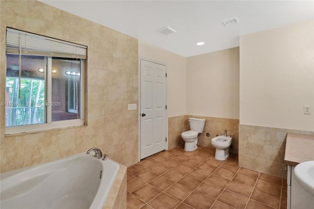 15735 SW 92nd Ave, Palmetto Bay, FL 33157