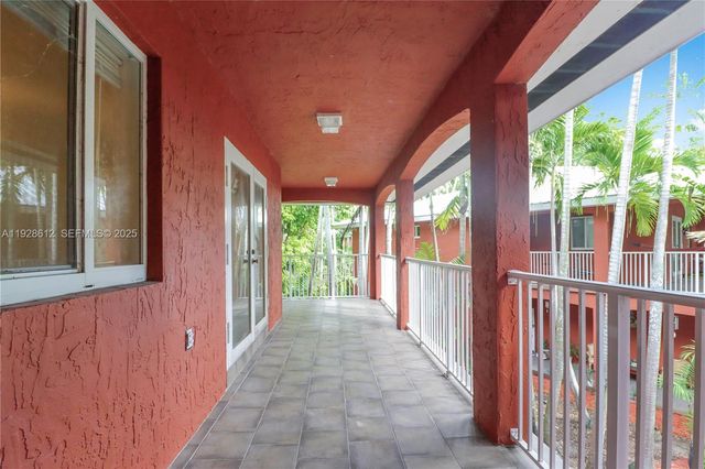 15735 SW 92nd Ave, Palmetto Bay, FL 33157