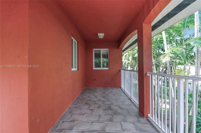 15735 SW 92nd Ave, Palmetto Bay, FL 33157