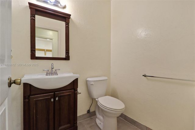 15735 SW 92nd Ave, Palmetto Bay, FL 33157