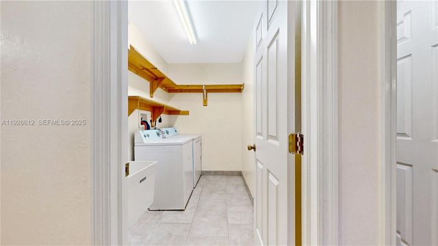 15735 SW 92nd Ave, Palmetto Bay, FL 33157