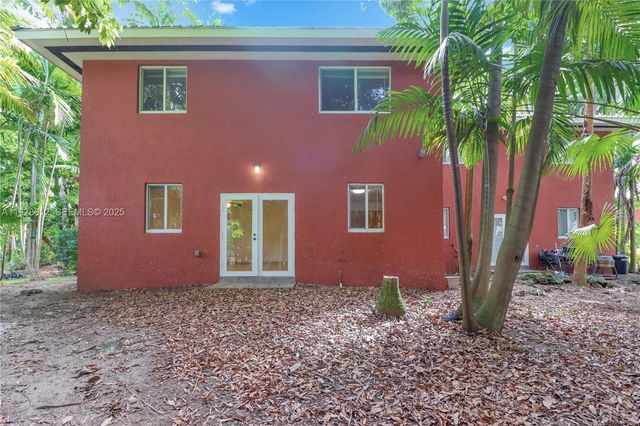 15735 SW 92nd Ave, Palmetto Bay, FL 33157